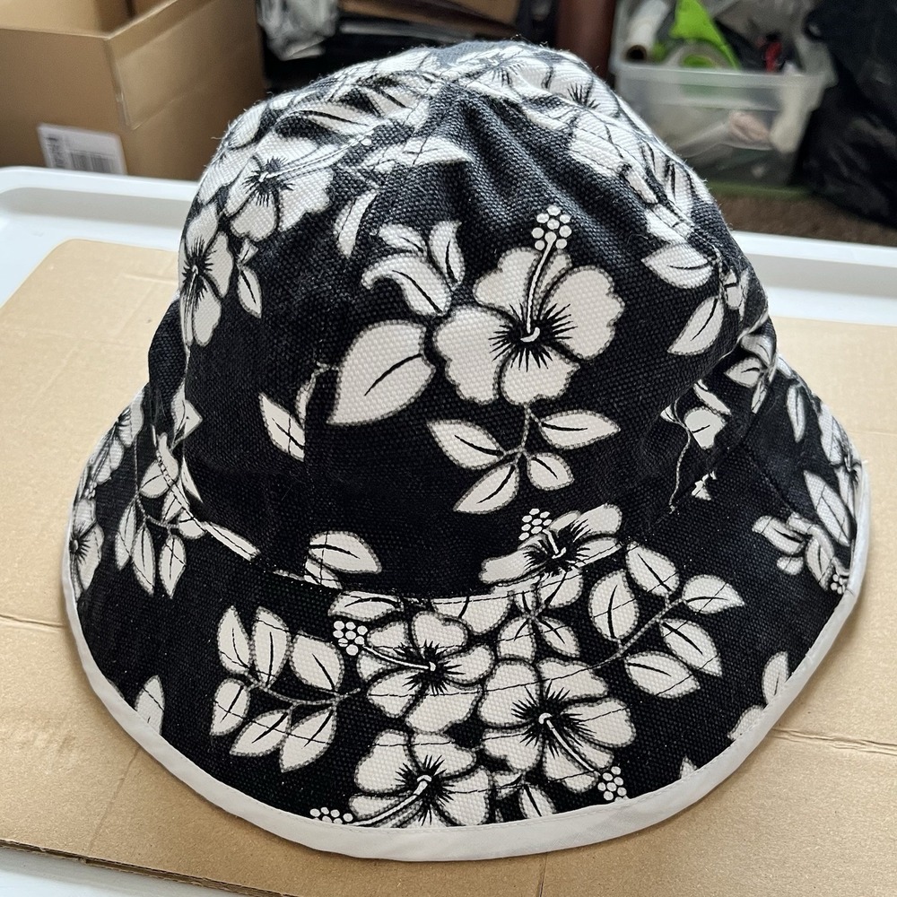 Jantzen Women's Bucket Hat Fitted Black White Floral Wide Brim Beach Sun Hat